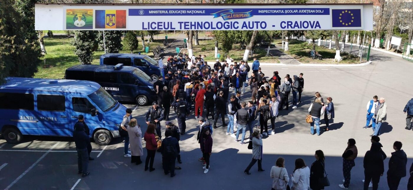 Liceul Tehnologic Auto din Craiova alături de Gruparea de Jandarmi