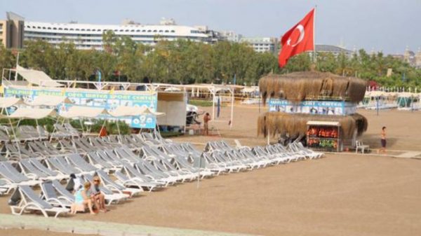 plajele-din-turcia-goale-ca-acum-12-ani