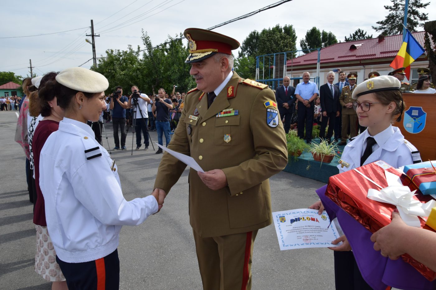 legal shield interval Colegiul Naţional Militar „Tudor Vladimirescu” din Craiova şi-a premiat  promoţia „Centenarul Marii Uniri” | Cuvântul Libertăţii