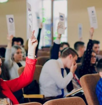 Elevii doljeni învață să devină lideri