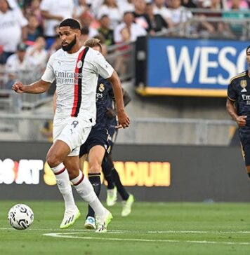 AC Milan revine de la 0-2 şi pe primul loc în Serie A