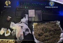 Reținuți pentru trafic de droguri