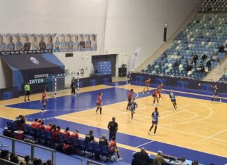 Handbalistele Craiovei, învinse acasă şi de Bistriţa