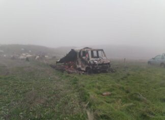 A dat foc unei mașini și a intrat în mâinile polițiștilor