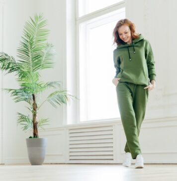 Cum să porți pantaloni de trening în combinație cu hanorace?