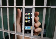 I-a dat telefonul pe încredere