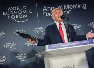 Davos: Schimb de direcţie privind Groenlanda