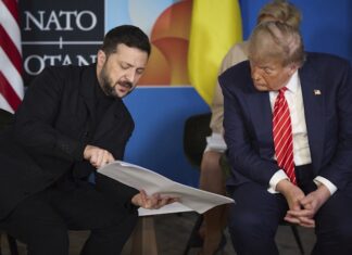 Război în Ucraina: Kievul îl discreditează pe Trump, dar îi cere susţinerea