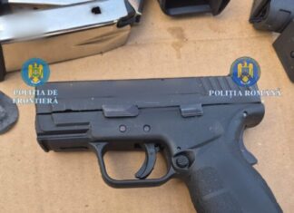 Arme și țigări de contrabandă, în camionul unui turc