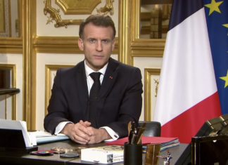 Un gest simbolic al preşedintelui Macron!