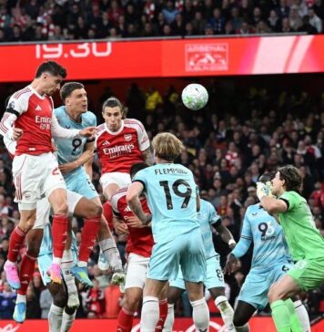 Premier League: Arsenal tot mai aproape