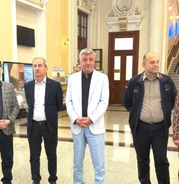 Expoziție de pictură studențească la Universitatea din Craiova