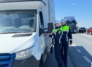 Transportatorii de persoane și mărfuri, verificați de polițiștii rutieri