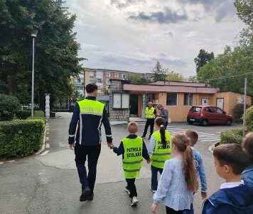 Siguranța copiilor, în atenția polițiștilor doljeni, în prima zi din “Săptămâna Prevenirii Criminalității”